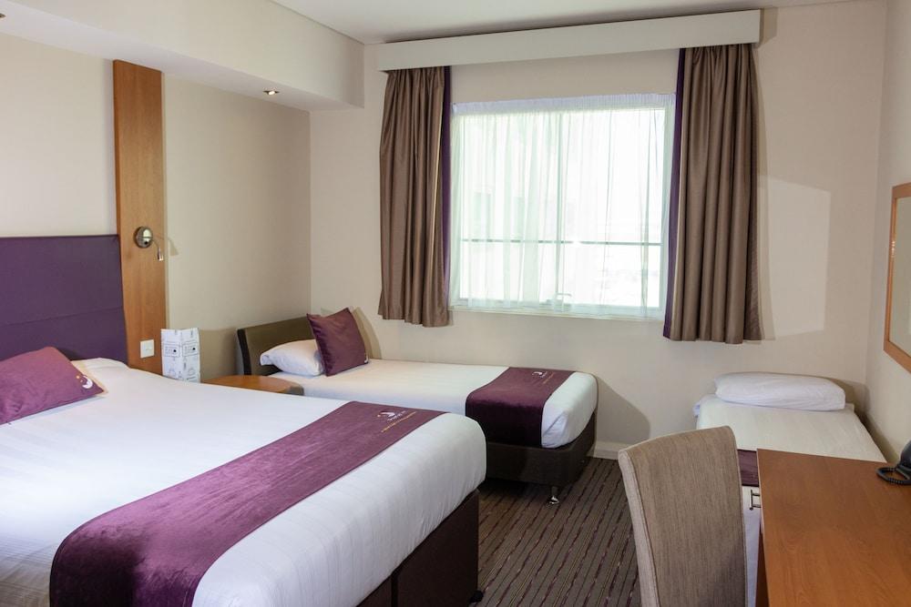 Hotel Premier Capital Centre 3*