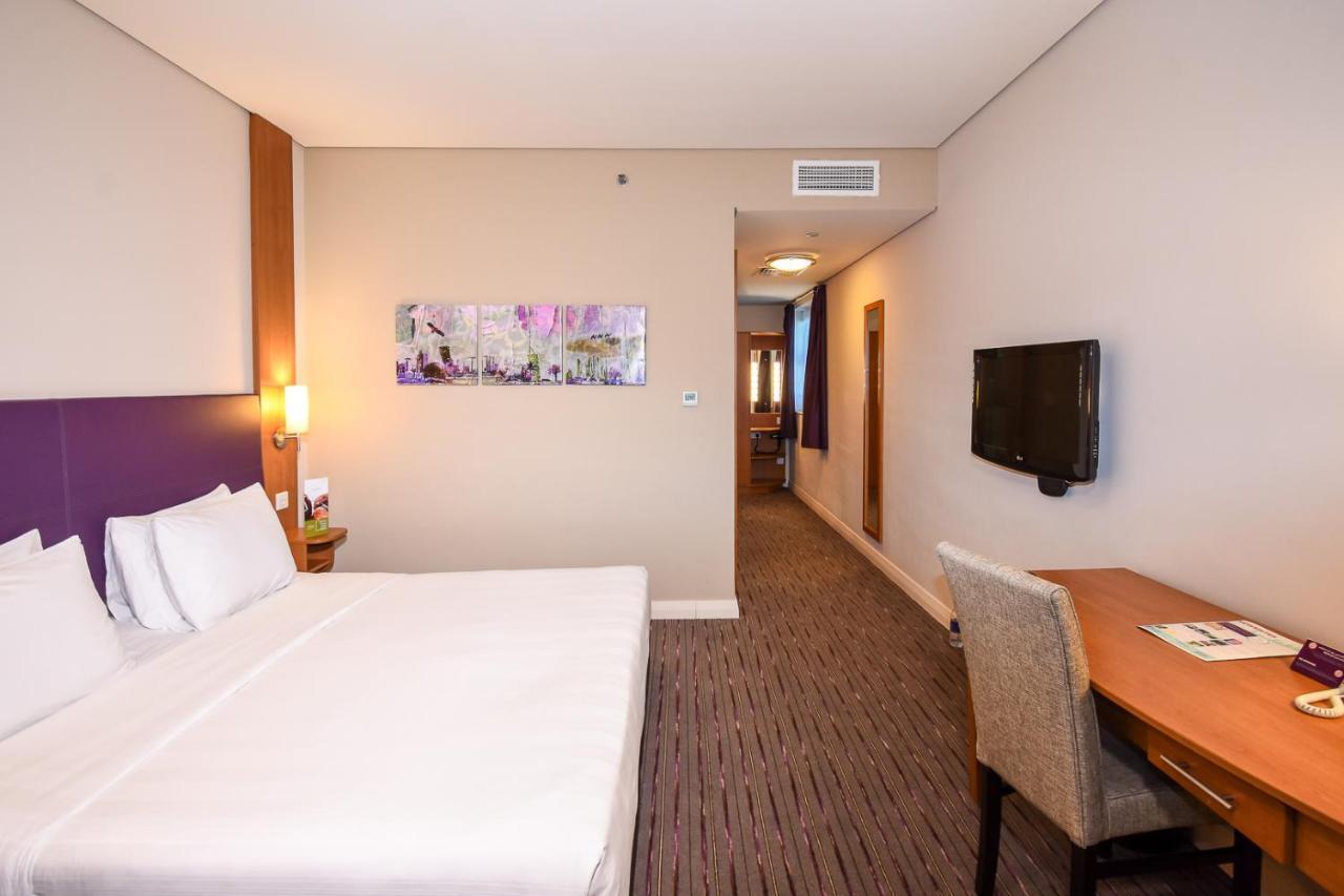 Hotel Premier Capital Centre 3*